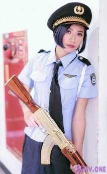 有沒有喜歡女警的，制服走一波